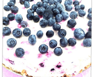 Blueberry and white chocolate cheesecake i stället för tårta till lilla mor.