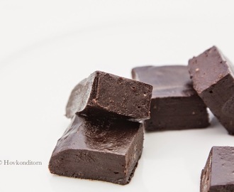 Vegan Chocolate Chili Fudge