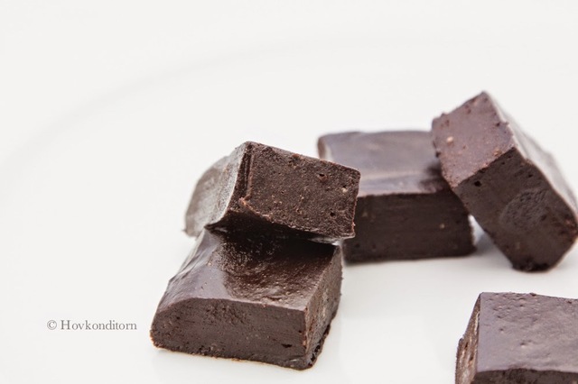 Vegan Chocolate Chili Fudge