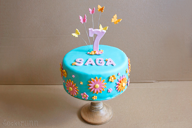 Somrig tårta till Saga!