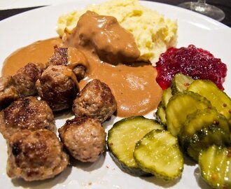 Julköttbullar med kryddpeppar och potatismos