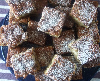 Banankaka med mörk choklad i långpanna