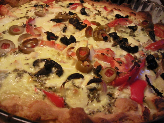 Paj med tomat, fetaost och oliver
