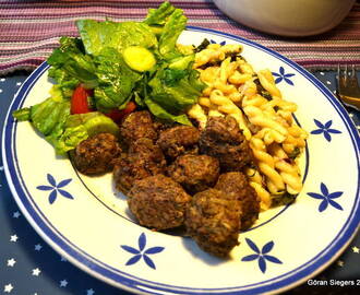 Champinjonköttbullar med spenatpasta