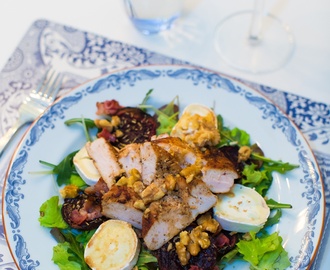 Kycklingsallad med chevre, rödbetor och honungsdressing