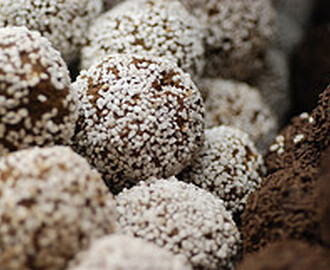 Chokladbollar rullade i pärlsocker