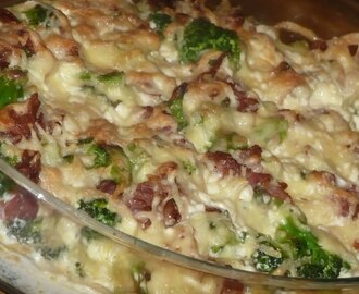 Broccoligratäng med bacon