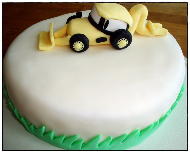 En gul traktortårta