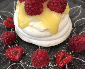 Minipavlova med lemoncurd