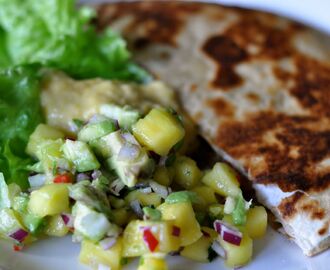 Quesadillas med mangosalsa