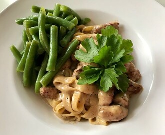 Pasta med gräddig salsiccia