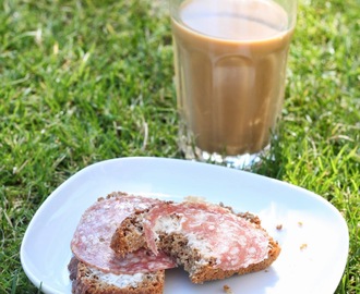 Frukost i gröngräset!