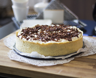 Chocolate filled banofee pie with walnuts