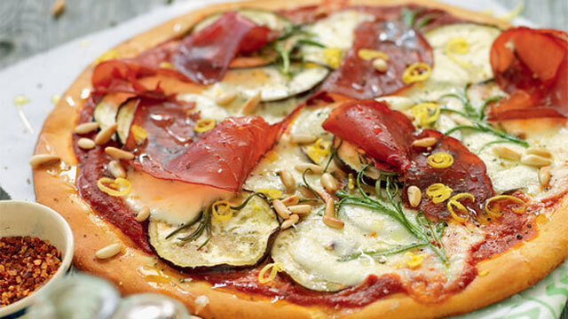 Pizza med bresaola och aubergine