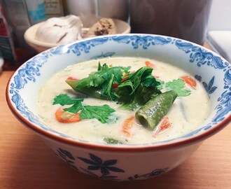 Het Thaisoppa med linser och grönsaker