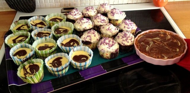 Chocolate Swirl Cheesecake Cupcakes & Mini Chocolate Swirl Cheesecake