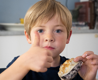 Quesadilla med svarta bönor, som tillbehör till linssoppa i det här fallet, eller till vilken soppa som helst, eller som snacks kanske?