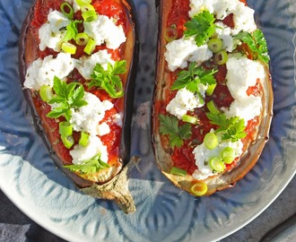 Aubergine med en mustig tomatsås och citronricotta