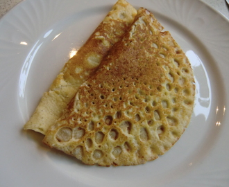 Enkla, glutenfria pannkakor med rårismjöl