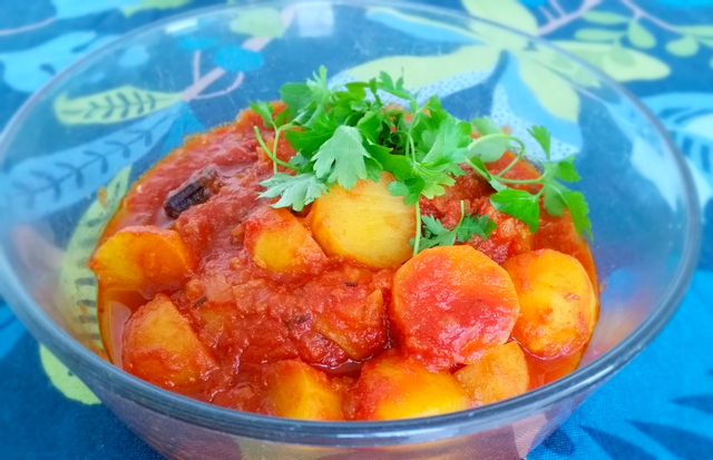 Indisk tomat & currygryta- Aloo tamatar jhol