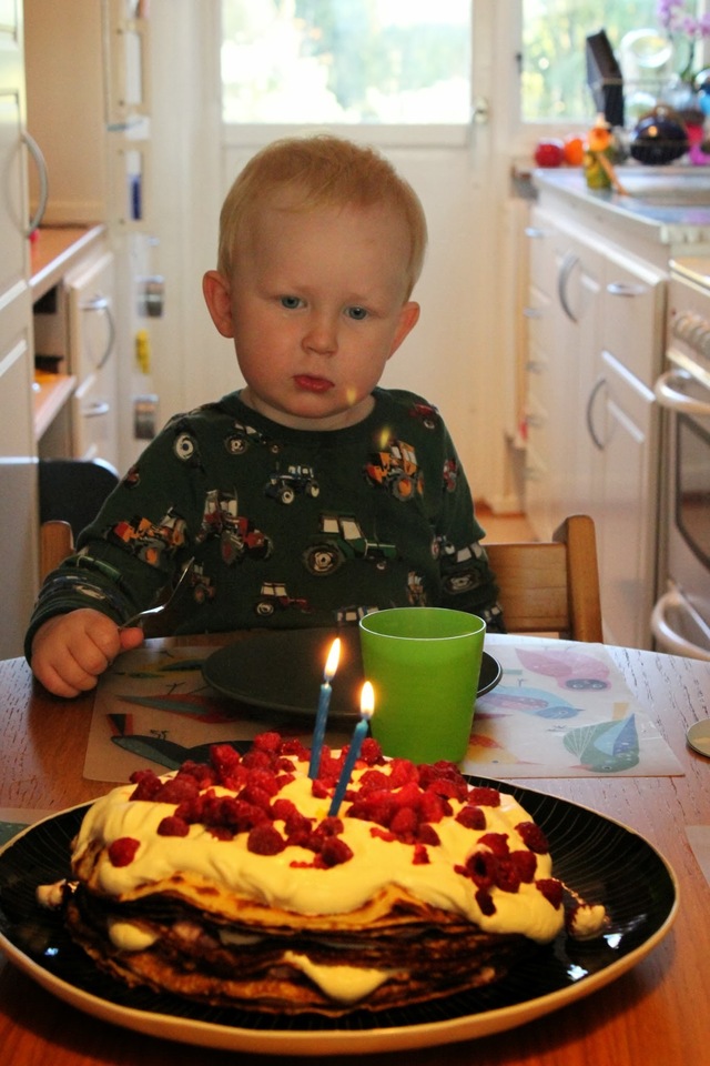 Olivers 2 årsdag firades med Pannkakstårta