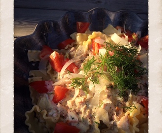 KRÄMIG LAXPASTA MED DILL OCH PARMESAN