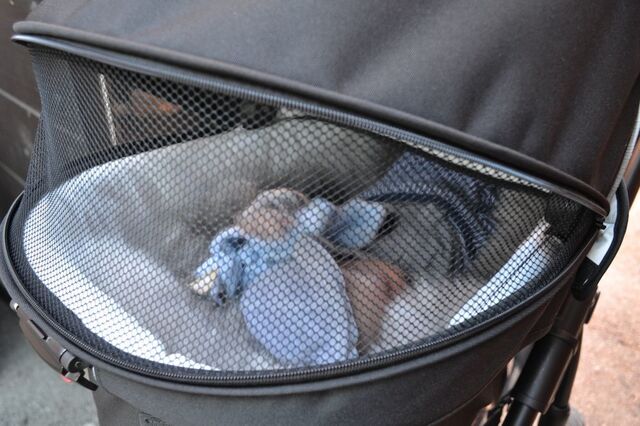 Tänk på värmen i barnvagnen