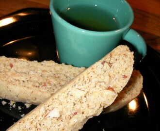 Pepparkaksbiscotti med mandel