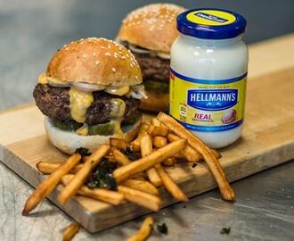 Hellmann's hamburgare med hemmagjort bröd