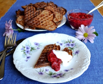 Glutenfria äggvåfflor på mjöl av teff, råris och havre – bojkotta mjölmixerna!