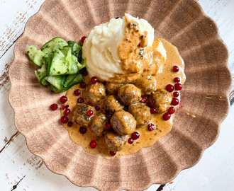 Köttbullar med gräddsås och gott mos- Uppdaterat recept