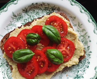 Sommarlov! Och krämig tapenade på Gröna Oliver och Vita bönor