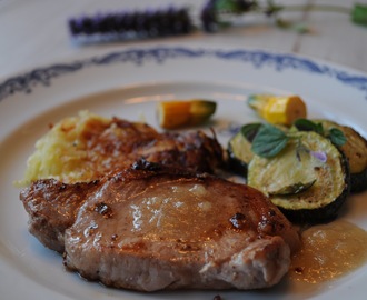 Höstens smaker - svensk rapsgriskotlett med syrad äppelsås & squash samt Andreas Hedlunds fina fläskkorv