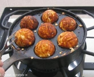 Æbleskiver (danska munkar) av jäsdeg