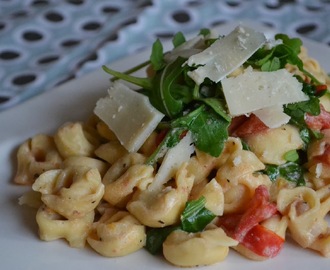 Veckans vegetariska: Tomattortellini med ruccola