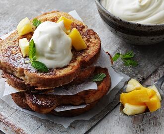 Fattiga riddare med vit chokladkräm