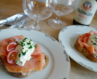 Toast med lax och Västerbottensostkräm