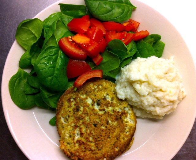 Vegetariska "fiskbiffar" med blomkålsmos