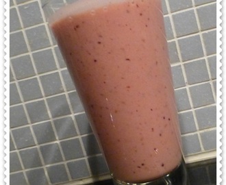 Smoothie med färska bär