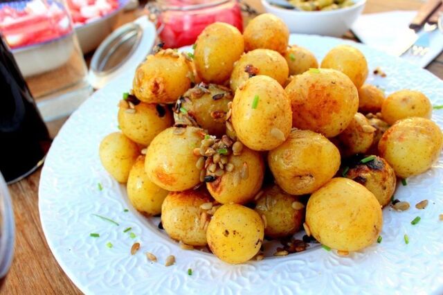 Ugnsbakade krämiga potatisar