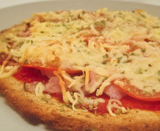 Kalkon, tomat protein pizza.