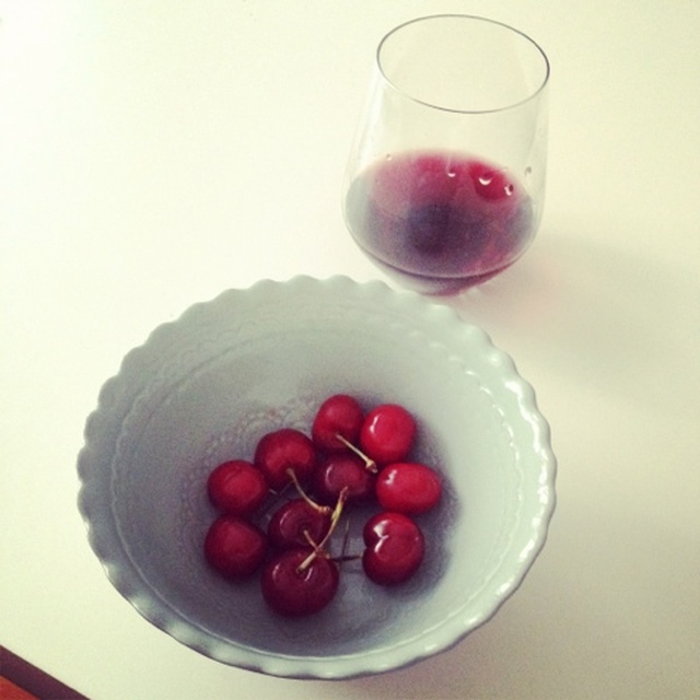 Körsbär och rödvin
