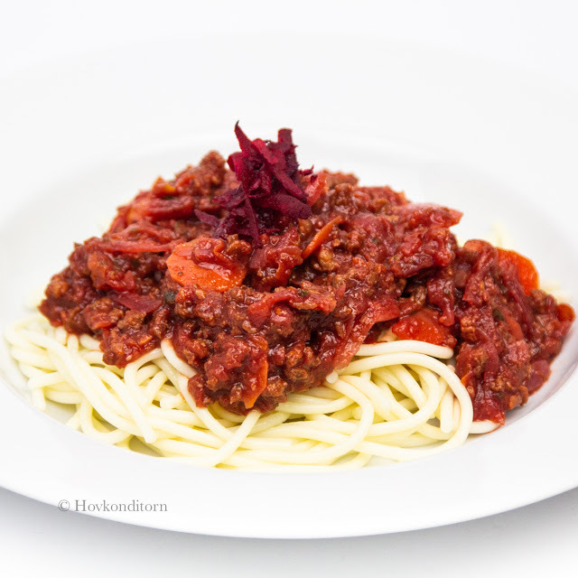 Soy Minced Meat Sauce with Beetroot