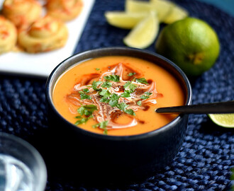 Rökig och syrlig sötpotatissoppa med chili cheese-bröd