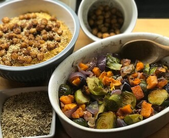 Enkel vegan middag - Sötpotatis, brysselkål, röd lök och äpple  | juliette stephen