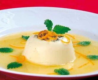 Apelsinpannacotta med sirapssås