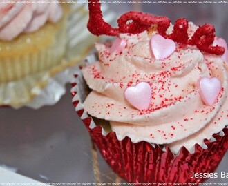 Vanilj Cupcakes med Strawberry Milkshake frosting