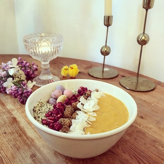 Easter Smoothie Bowl