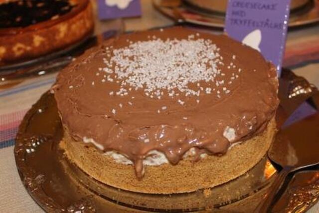 Chokladig cheesecake med tryffeltäcke