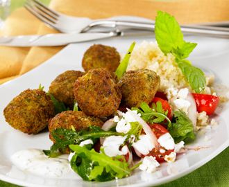 Falafel med fetaostsallad